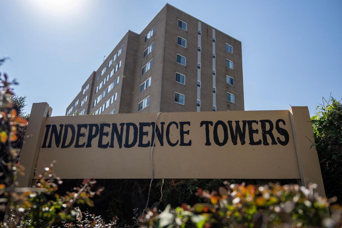 The receiver of the troubled Independence Towers is seeking to expedite the sale of the apartment building at 728 N. Jennings Road in Independence.