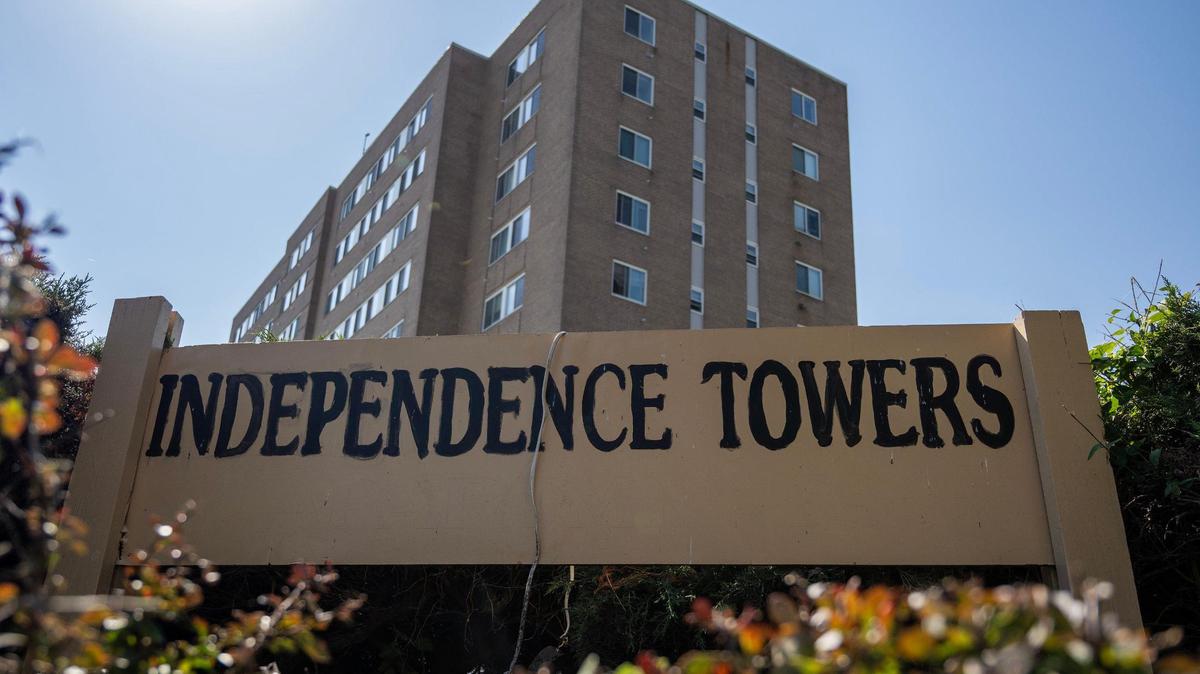The receiver of the troubled Independence Towers is seeking to expedite the sale of the apartment building at 728 N. Jennings Road in Independence.