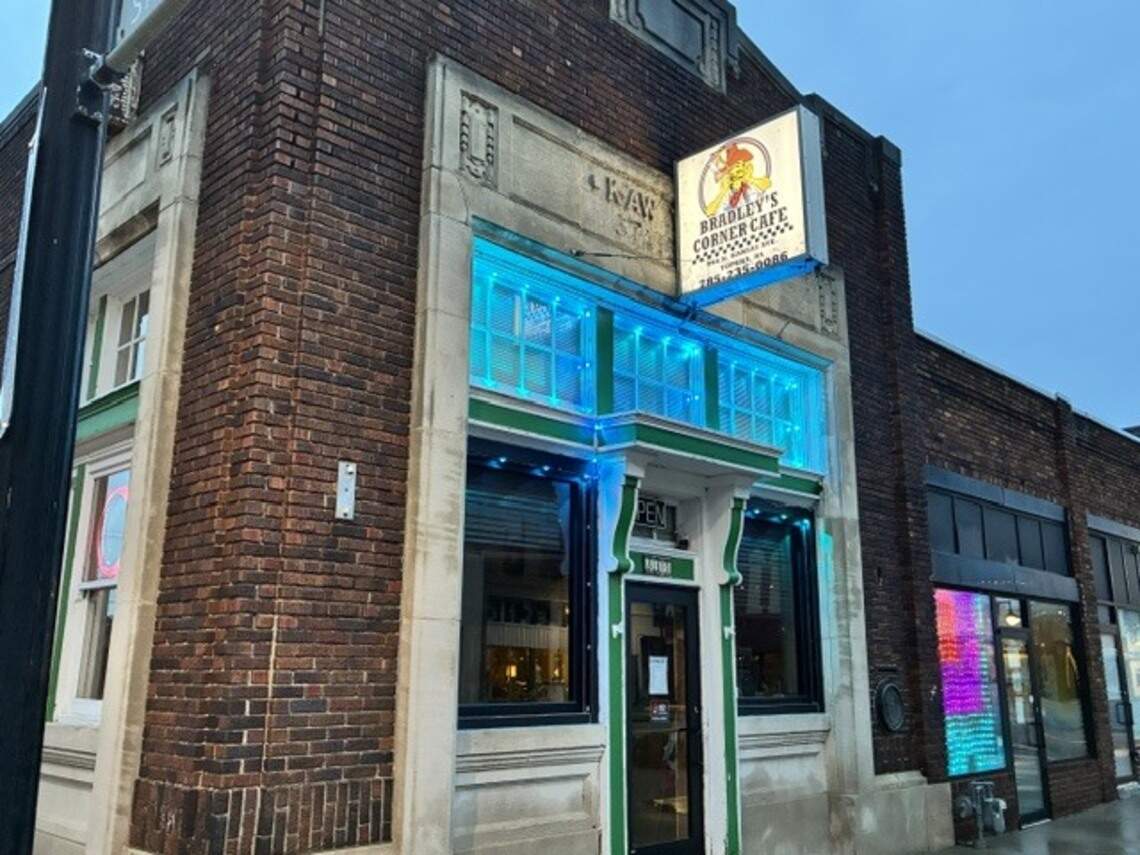 Gordon Ramsey’s ‘Kitchen Nightmares’ lands in Topeka to help cafe’s dreams come true