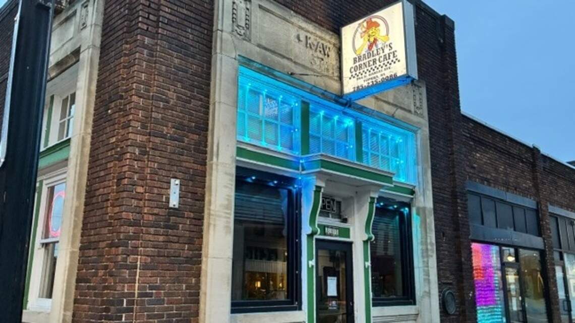 Gordon Ramsay says this Topeka cafe is a ‘Nightmare.’ Customers differ
