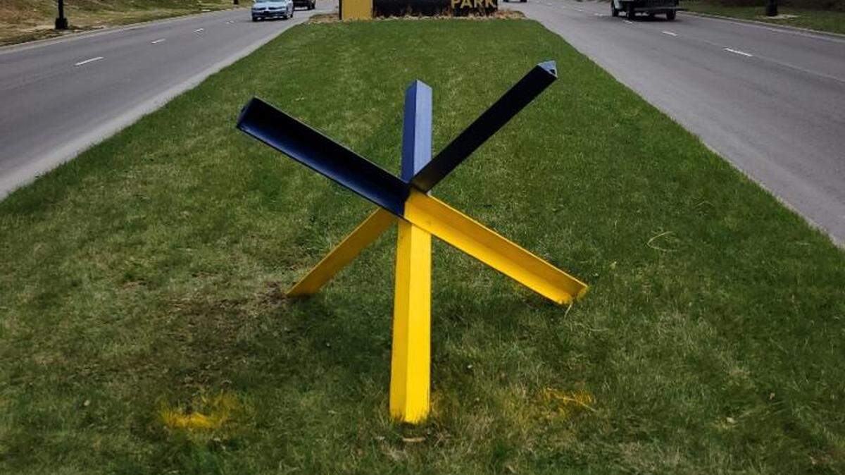 This sculpture by artist Joe Williams was installed on Roe Boulevard to show support for Ukraine.