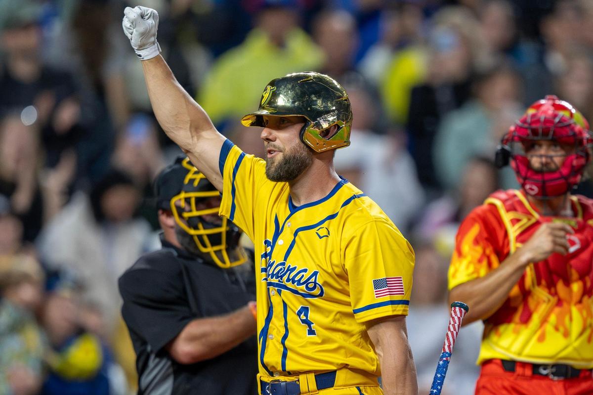 Former Kansas City Royals outfielder Alex Gordon is introduced as the golden batter in the Savannah Bananas game.