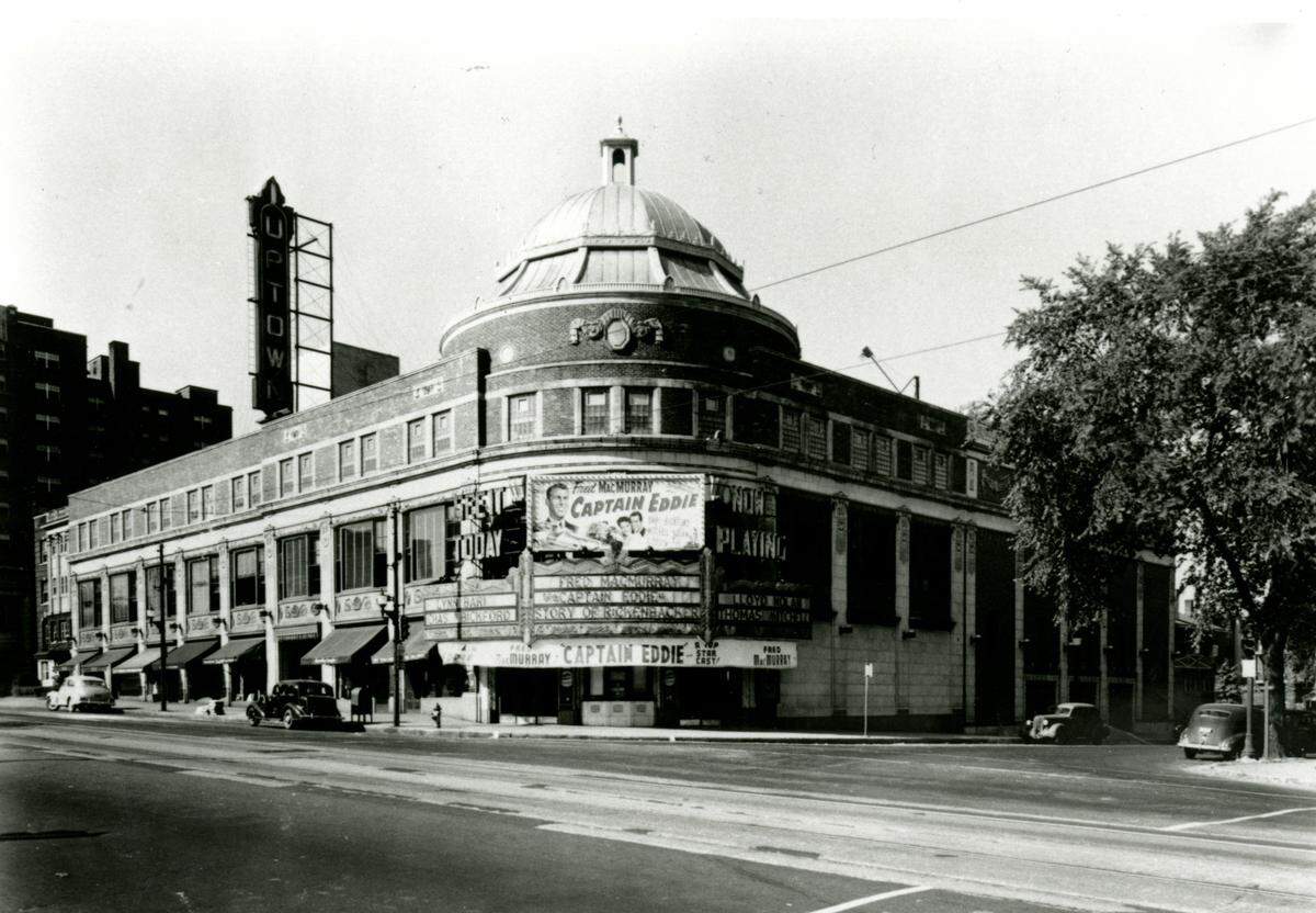 The Uptown Theater (1928–1989, reopened in 1994) featured a patented novelty called Fragratone, which released scents through the ventilation system to elicit certain moods during film screenings. 