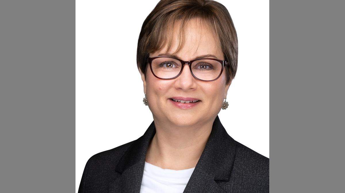 Kelly Stiefel Arias