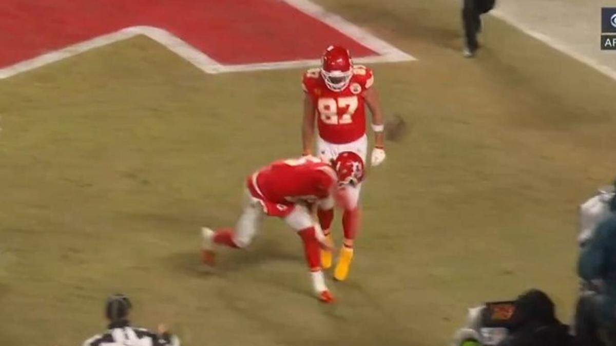 Patrick Mahomes’ spike attempt was, well, interesting.