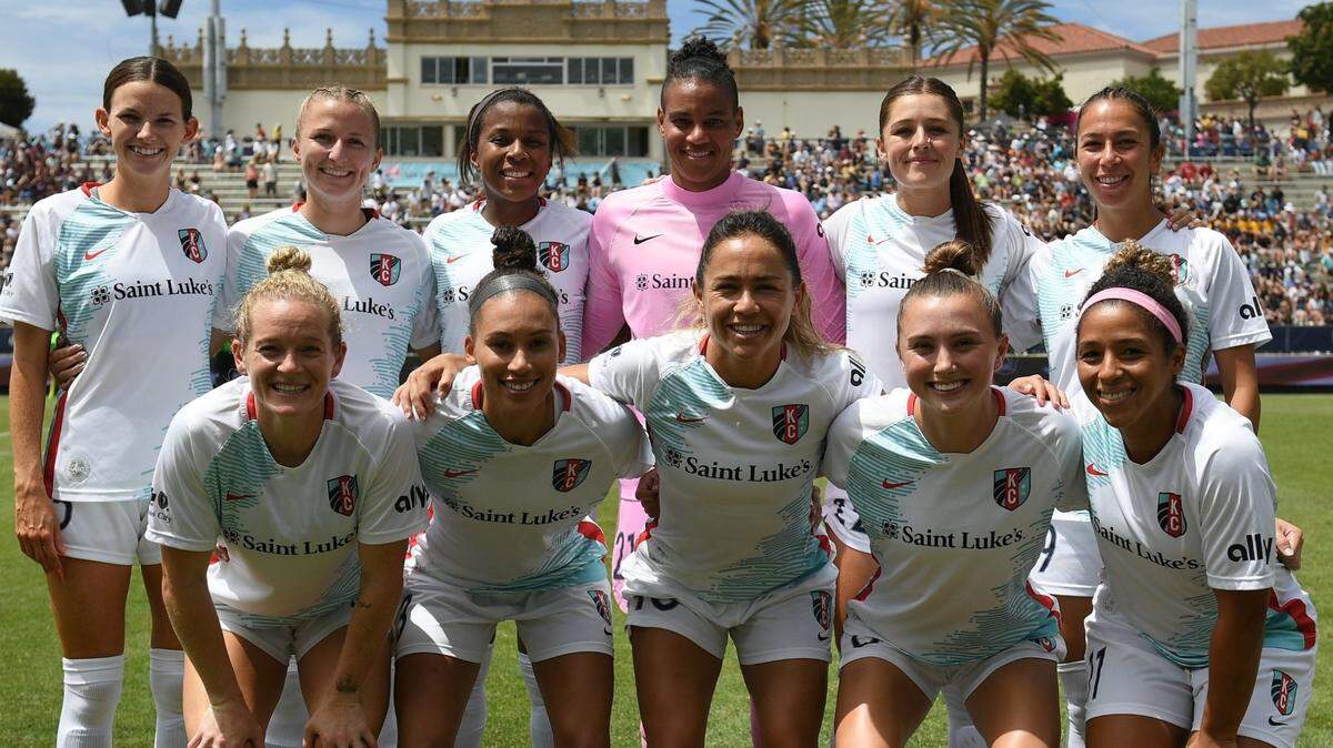 The Kansas City Current had a high-powered opening half in San Diego on Sunday and led 2-0 at halftime thanks to goals by Cece Kizer and Hailie Mace.