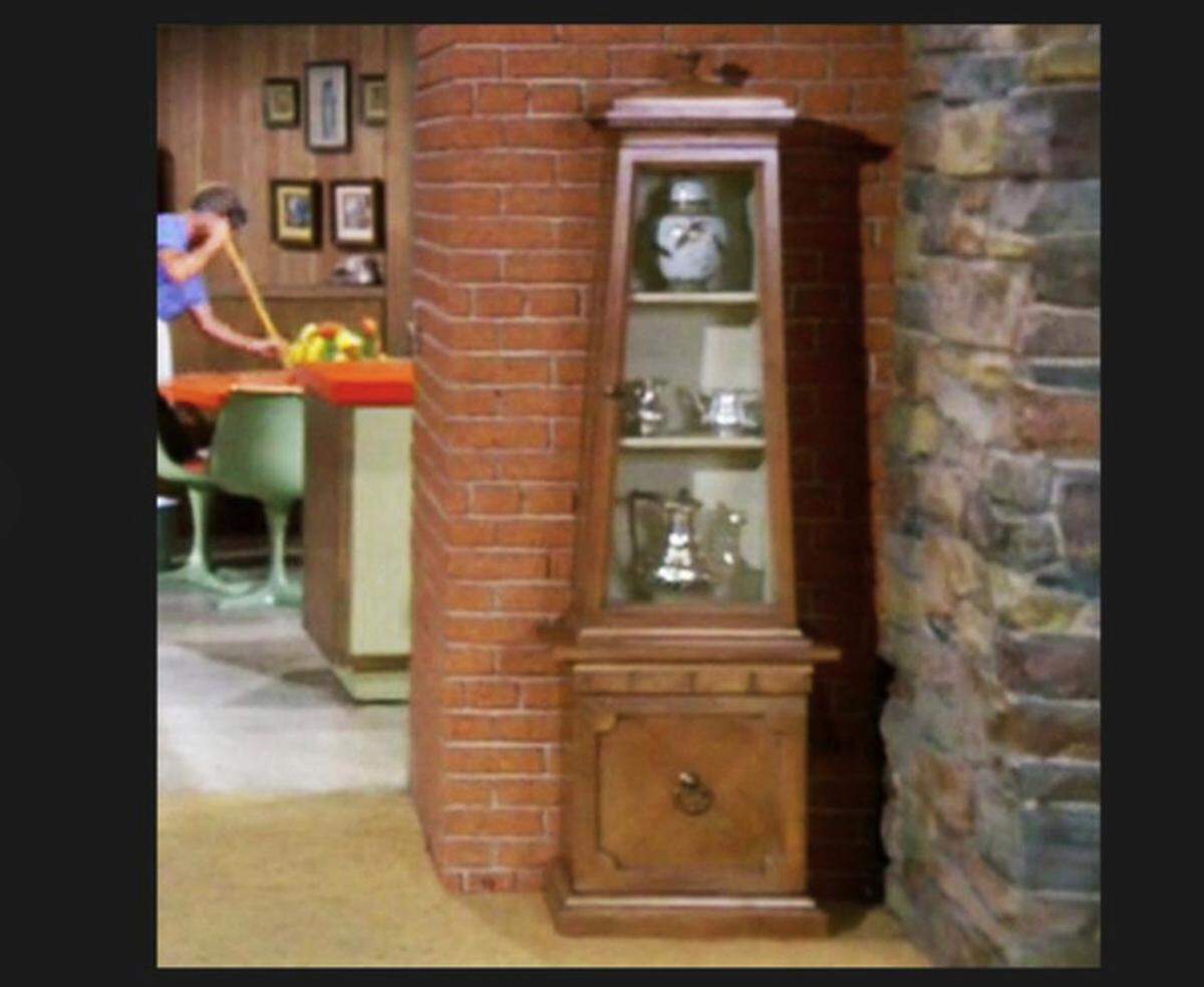 The curio cabinet used in the show. HGTV.
