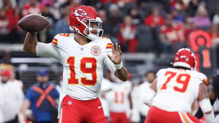 How Raiders beat Chiefs in game with 8 field goals (giving KC top-10 draft pick)