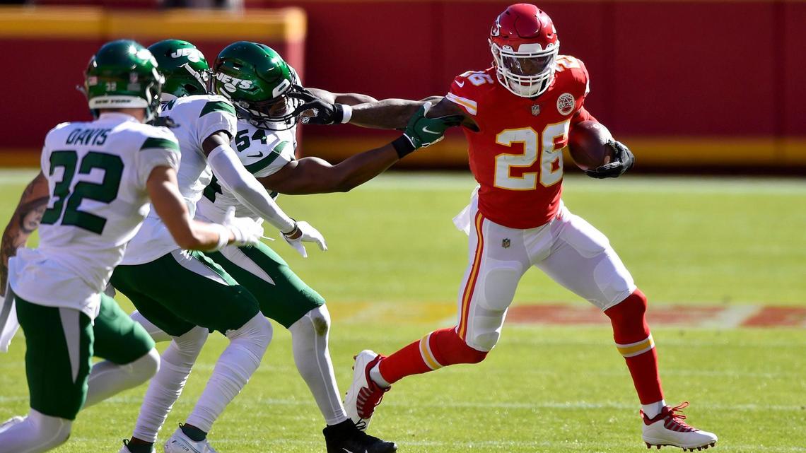 Kansas City Chiefs running back Le’Veon Bell runs for a gain in the first quarter of the Kansas City Chiefs game against the New York Jets at Arrowhead Stadium Sunday, Nov. 1, 2020. The Chiefs defeated the Jets 35-9.
