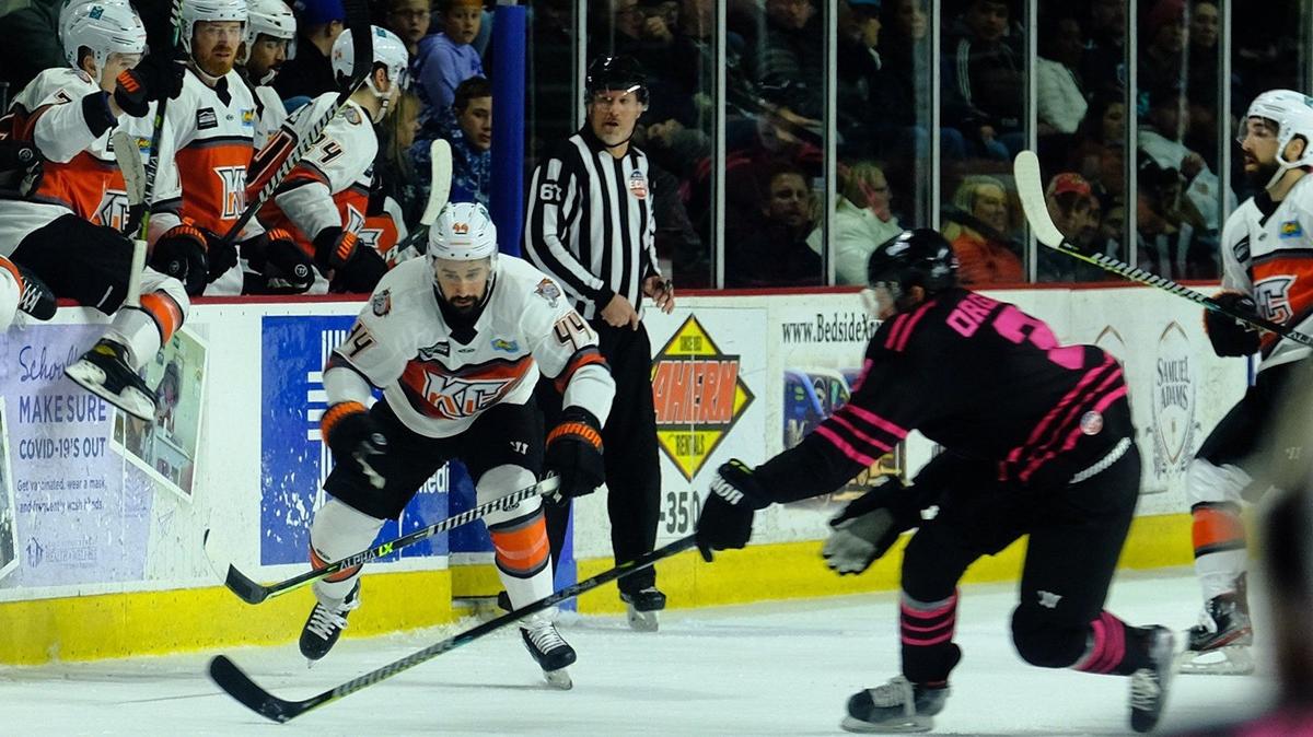The Mavericks lost a pair of road games to the Idaho Steelheads last Friday and Saturday, 4-1 and 3-2.