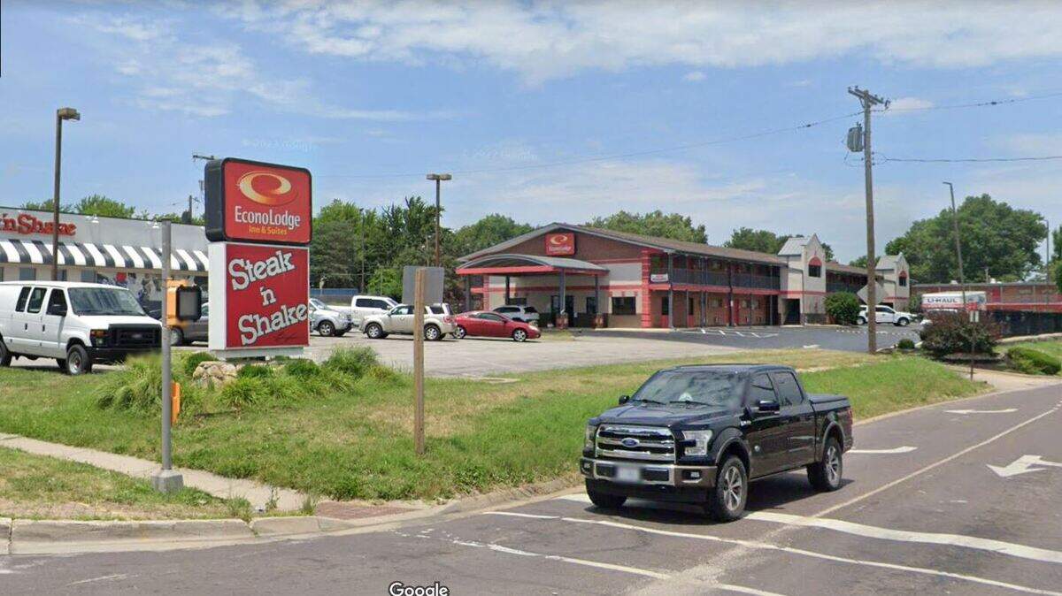 Damon Payton of Chicago has died from injuries suffered in a gunfight on May 6 at the Econo Lodge Inn & Suites in 7500 block of Shawnee Mission Parkway in Overland Park, police said Wednesday. This Google Maps Street View image of the area is from 2022.