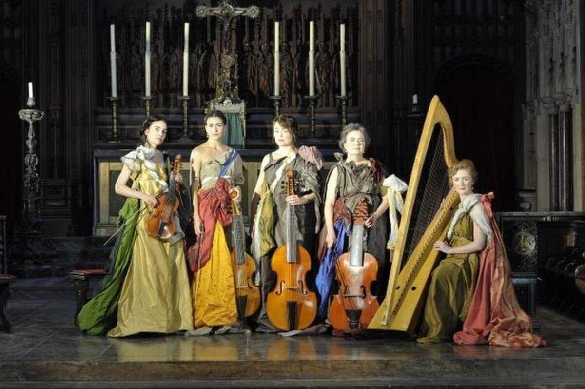 Atalante’s costumes and choreography add a touch of romance, fantasy and charm to obscure 17th-century music.