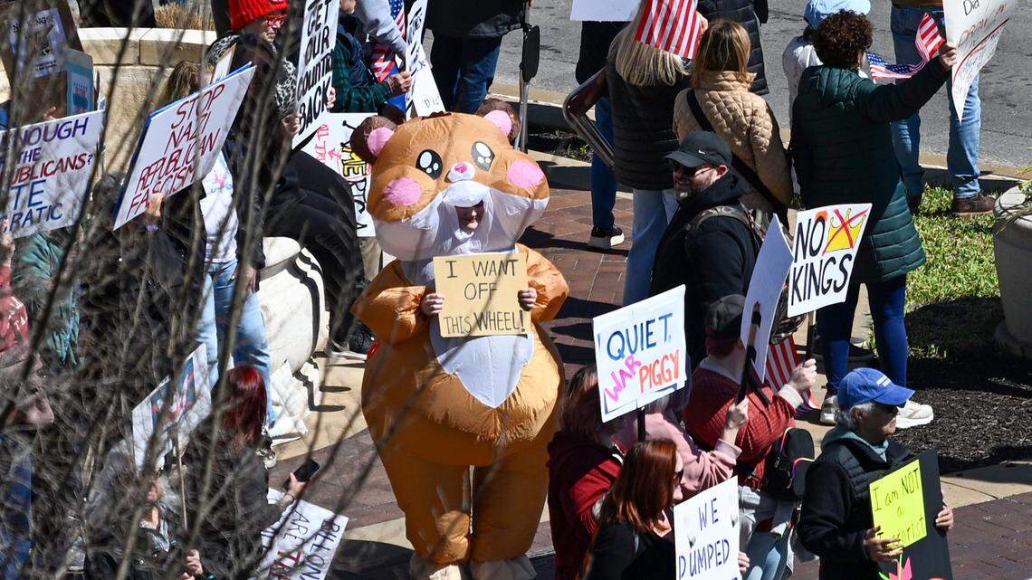 Huge crowds blanketed Plaza for No Kings 3.0 & other rallies across KC area