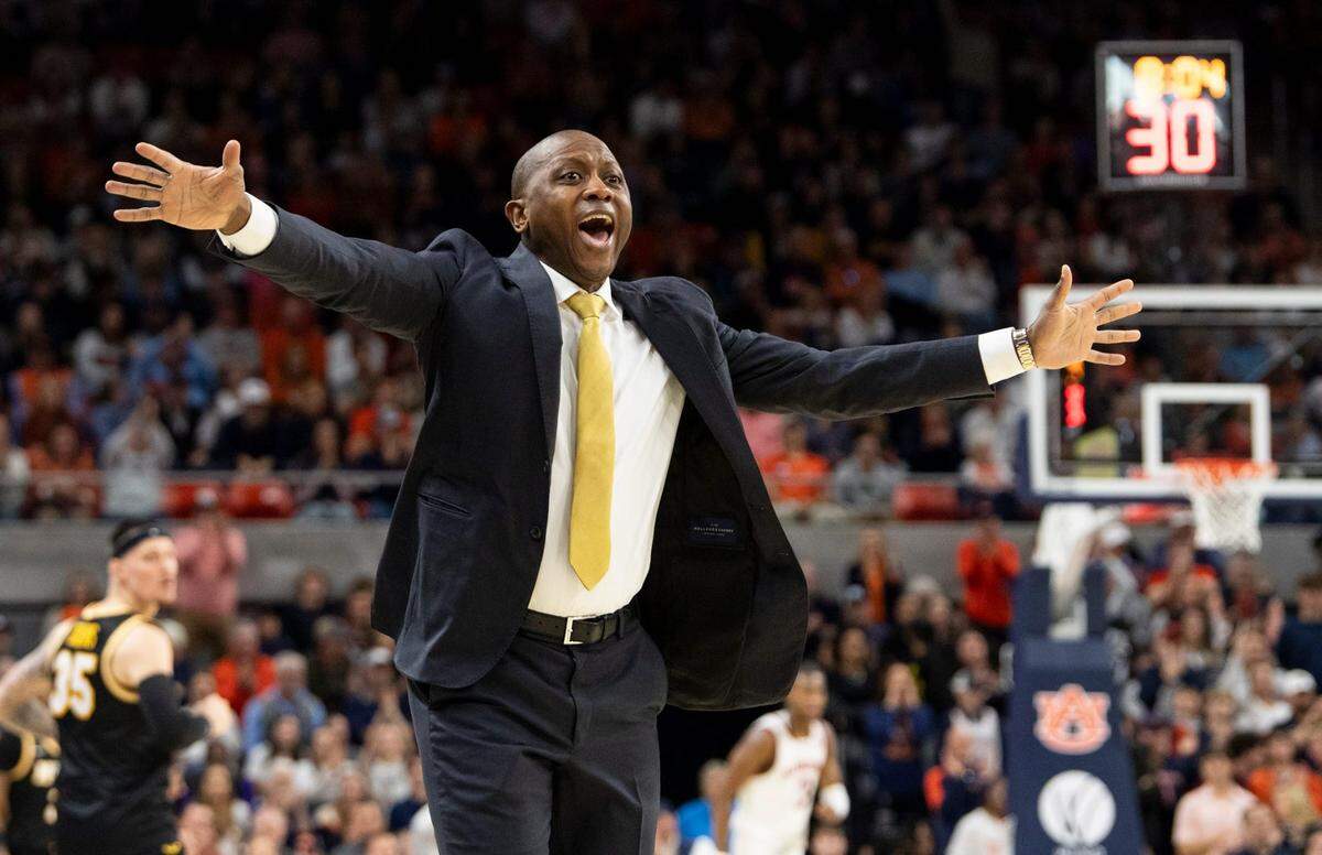 Missouri Tigers men’s basketball coach Dennis Gates has Mizzou ranked in the AP Top 25 for the first time since the end of the 2022-23 season.