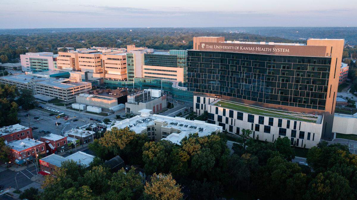 A physical therapist at KU Health had unauthorized access to the medical records of more than 400 women from a Lawrence hospital, according to a class action lawsuit filed in the U.S. District Court in Kansas. The plaintiffs are demanding a jury trial.