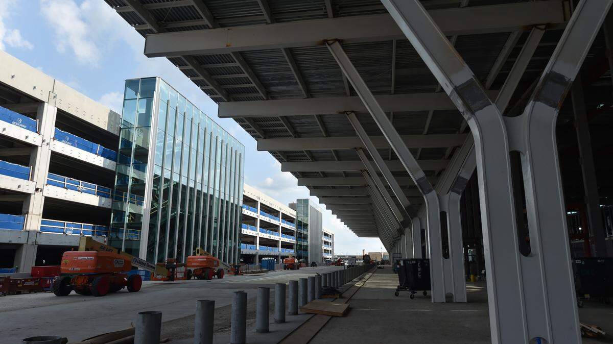 How does the new KCI airport look, with construction halfway done? Take a tour with us