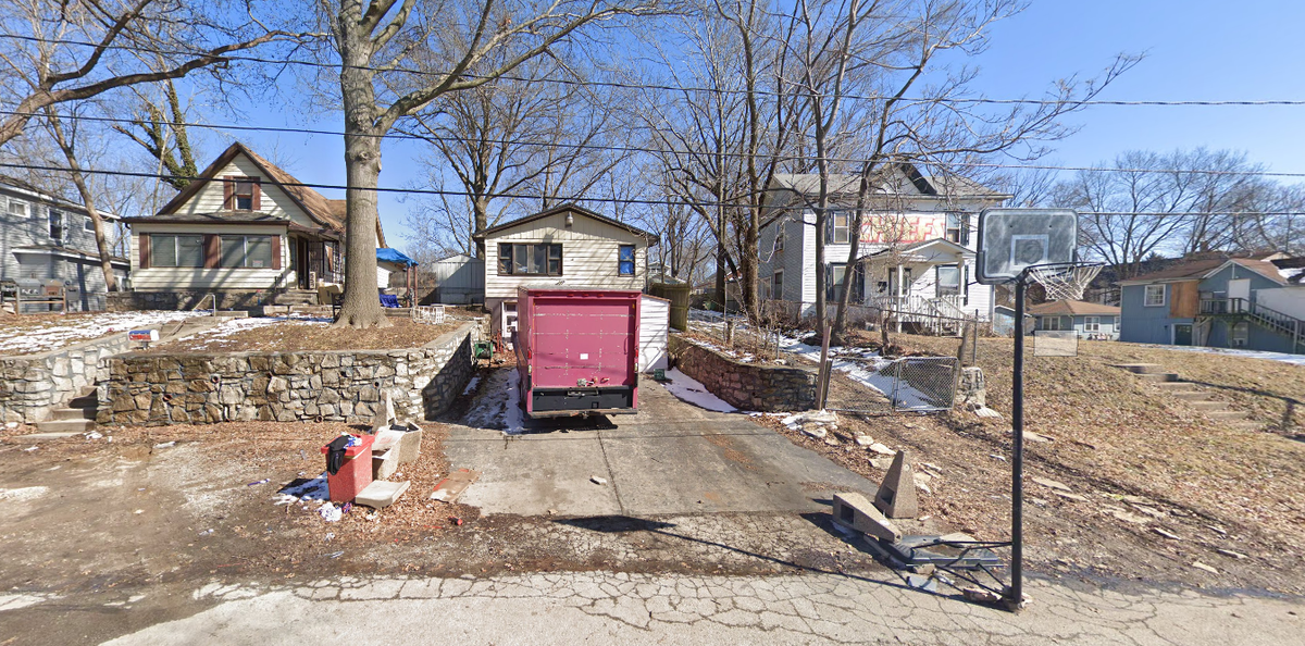 A home at 557 S Glenwood Ave. in Independence, Missouri, can be seen in this Google Street View image.