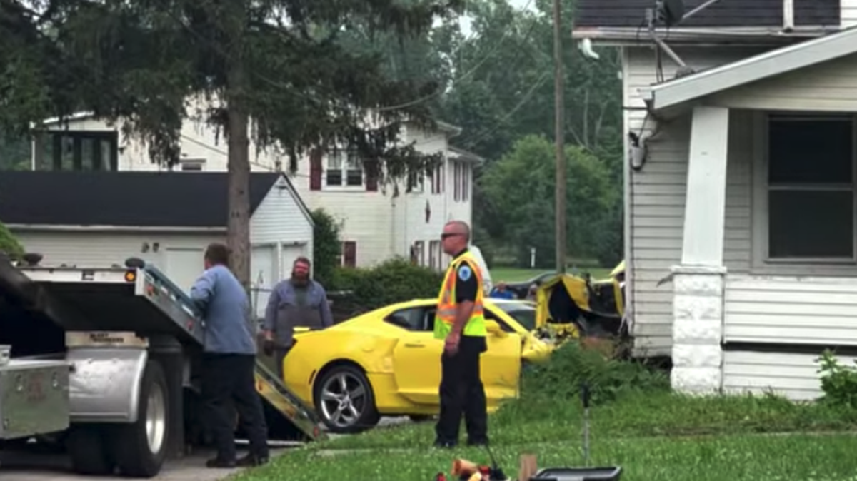 A man abducted a baby, who died when the driver crashed into an Ohio house.