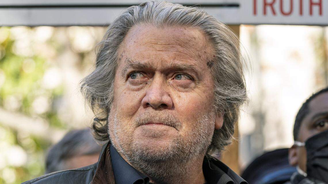 Why do Republicans like Kris Kobach keep associating with sleazy Steve Bannon?