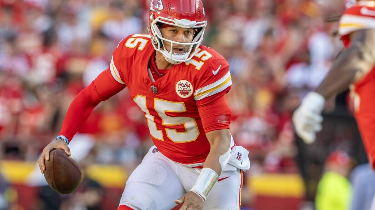 Kansas City Chiefs quarterback Patrick Mahomes (15) runs for yardage in the second quarter during an NFL game against the Baltimore Ravens on Sunday, Sept. 28, 2025, at GEHA Field at Arrowhead Stadium.