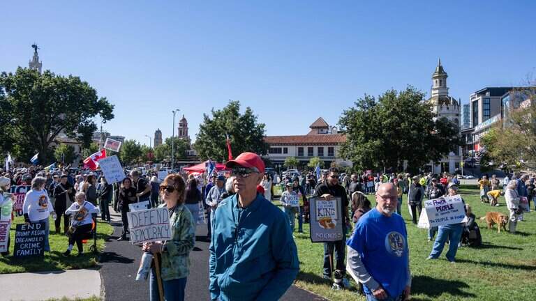 No Kings protest in Kansas City rallies against Trump, pushes for early midterm voting