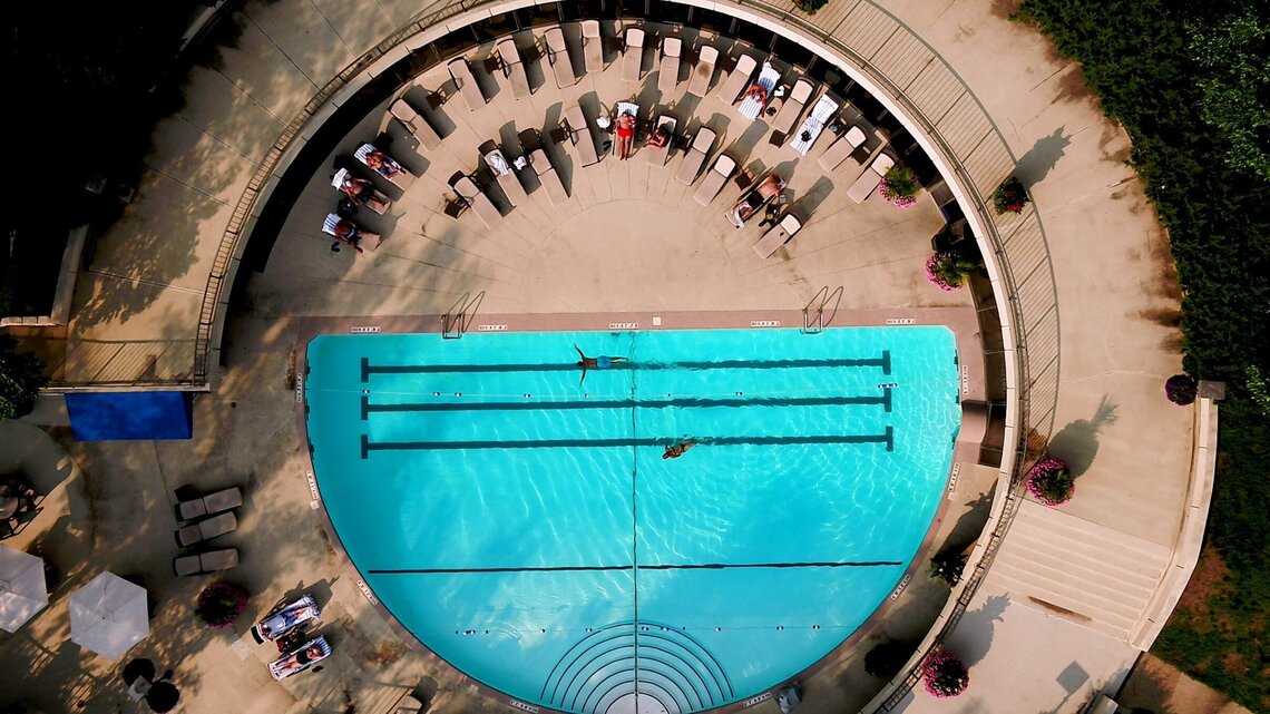 Plan a Kansas City summer swimming staycation with these pool day passes and rentals