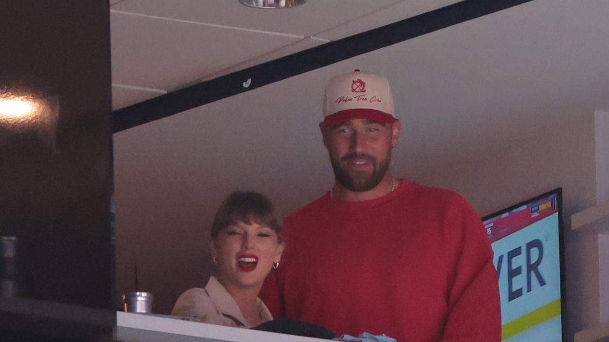 Taylor Swift and Kansas City Chiefs star Travis Kelce were in attendance during the game between Edmonton Oilers and Florida Panthers in Game 4 of the 2025 Stanley Cup Final at Amerant Bank Arena.