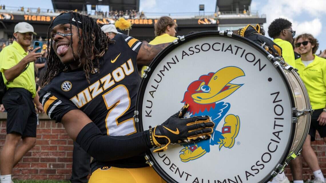 Border War never fades: Senate resolution recognizes Mizzou as ‘60 champ, digs KU