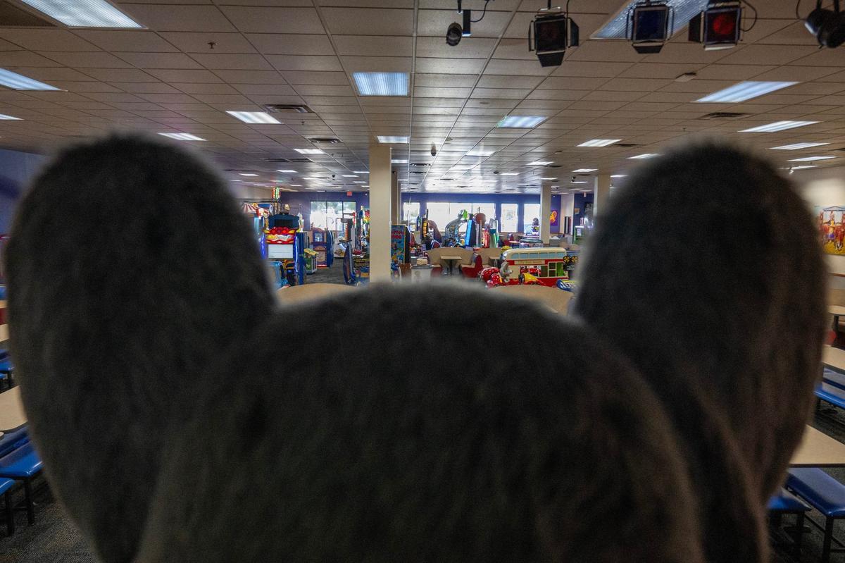 CEC Entertainment, Chuck E. Cheese’s parent company, said it will disassemble all but five animatronic bands.