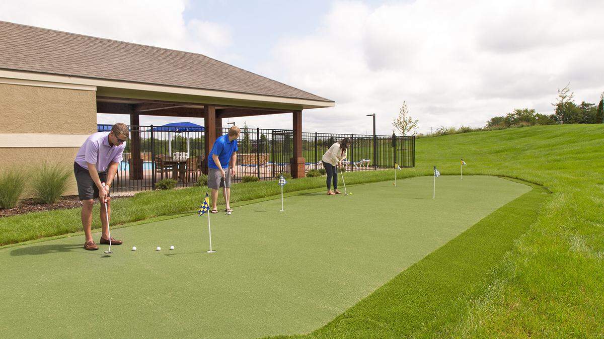 Community amenities at Dayton Creek are like none other. They include winding trails, a putting green, fitness center, children’s playground, pickleball and basketball courts, and a picnic shelter with outdoor grills.