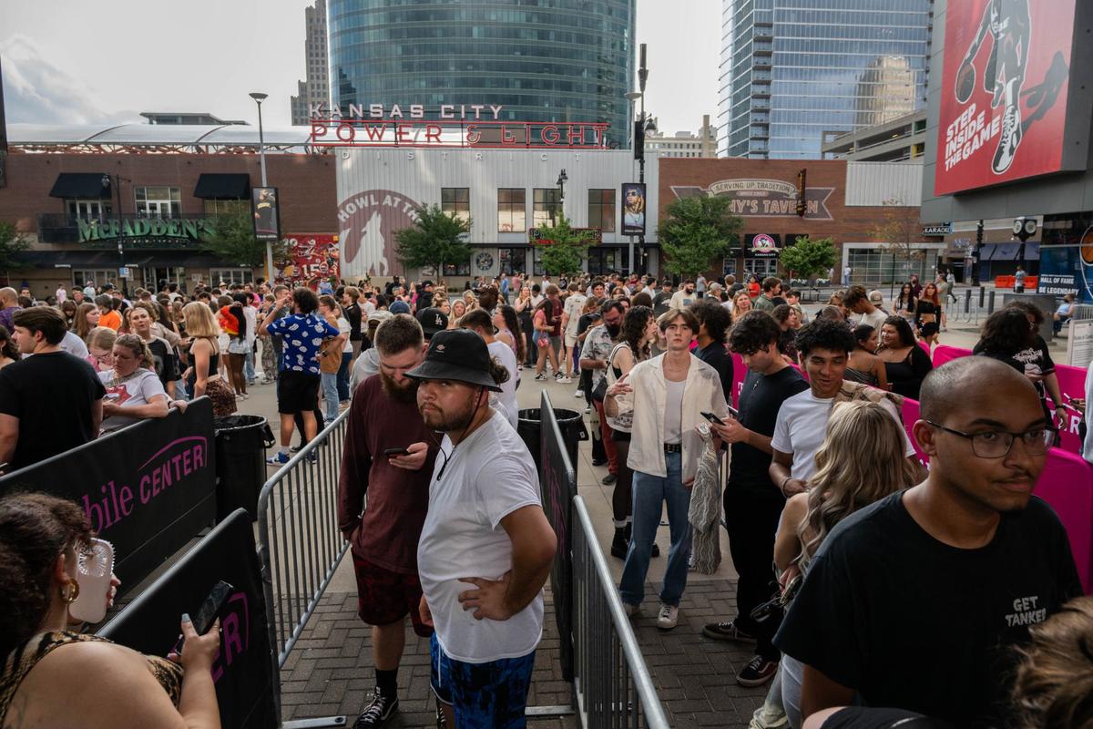 The line for the Childish Gambino concert at the T-Mobile Center in Kansas City stretched out well before the doors opened. Many fans waited multiple hours for a good seat in general admission.