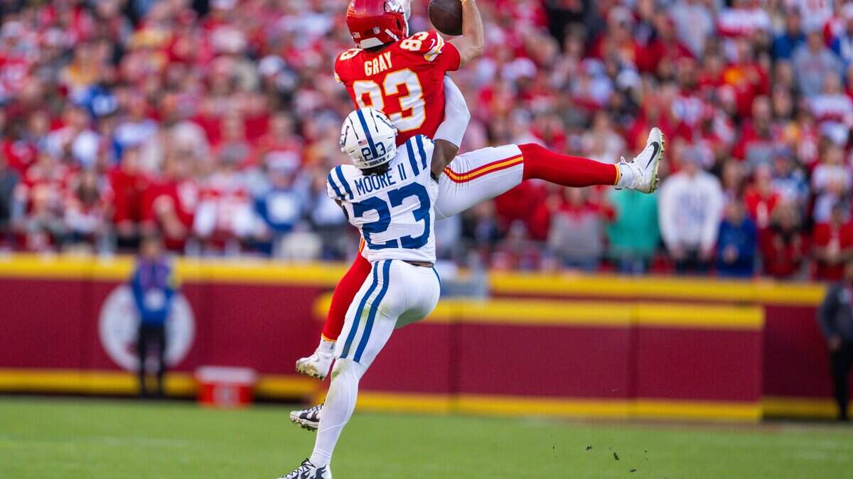 Kansas City Chiefs tight end Noah Gray (83) makes a jumping catch in the second half of the Chiefs game against the Indianapolis Colts on Sunday, November 23, 2025, at GEHA Field at Arrowhead Stadium.