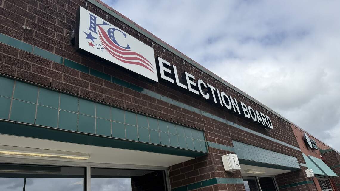 ‘I just want to have a say.’ Kansas City starts voting amid map uncertainty