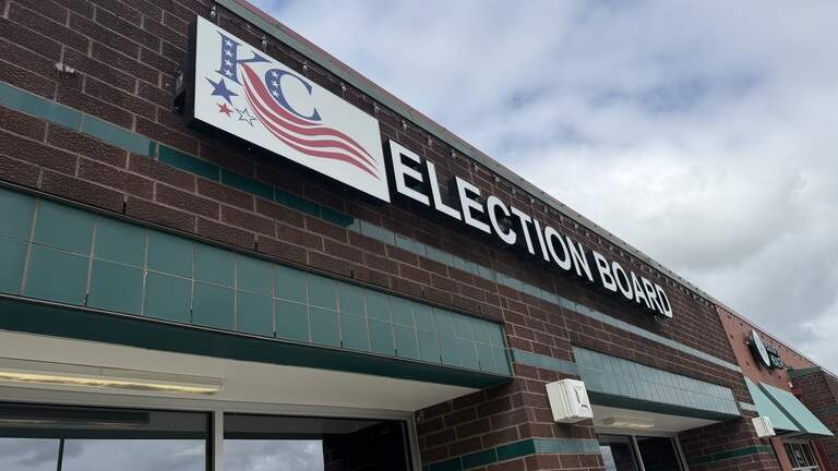 ‘I just want to have a say.’ Kansas City starts voting amid map uncertainty