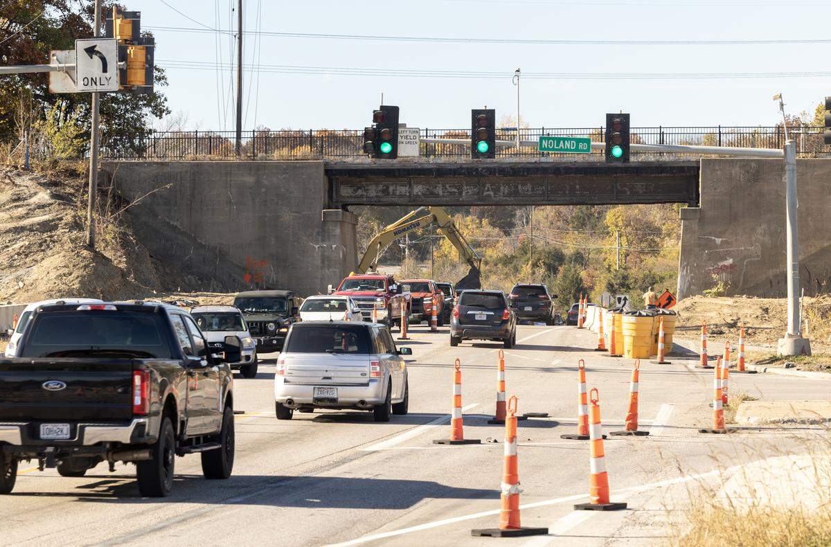 Vehicles roll through the intersection of Missouri 350 and Noland Road in Kansas City on Monday, Nov. 3.