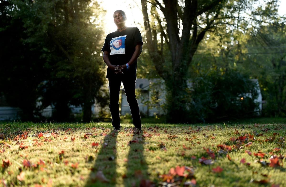 Rhonda Herring’s son, Brandon Herring, was killed in Kansas City in 2017, and his body was found in a river. Herring says she knows who killed her son and has experienced threatening behavior by them, including men shooting near her home. She is very dissatisfied with the way police have handled the situation.