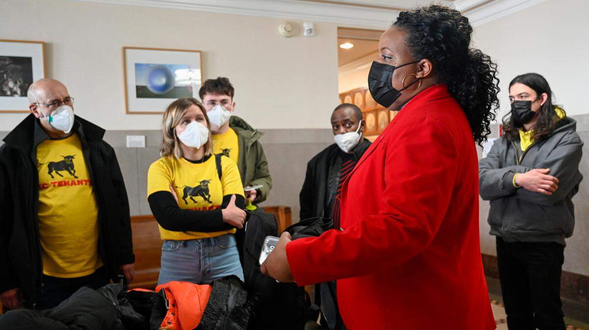 Councilwoman Melissa Robinson, who represents the Third District, spoke to Midtown members of KC Tenants, a citywide tenant union, at City Hall on Wednesday.