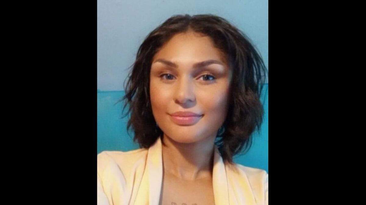 Shayla Curts, 22, is remembered as comedian, artist, and mother. The pregnant woman was fatally shot in Kansas City in December.