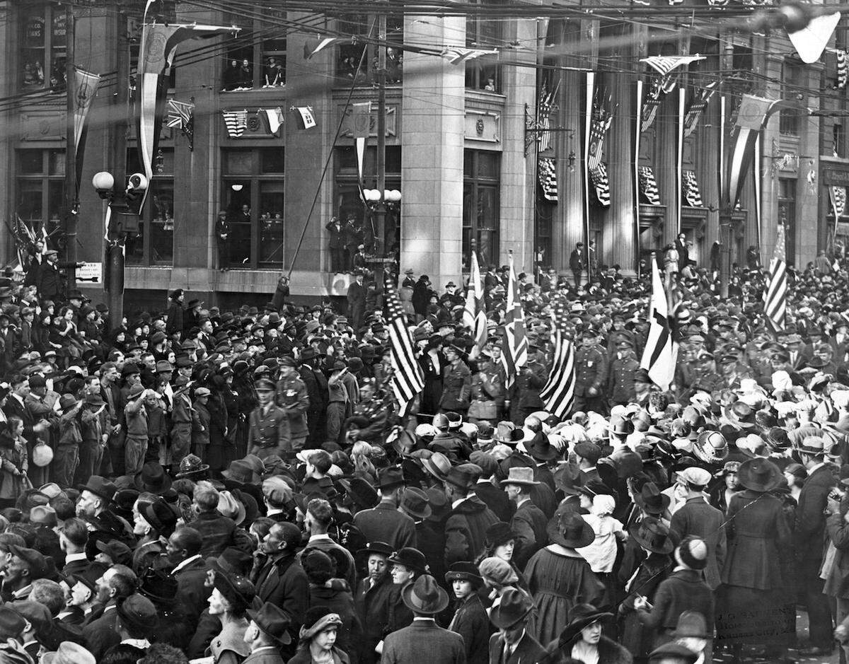 Liberty Memorial Dedication parade. 1921.