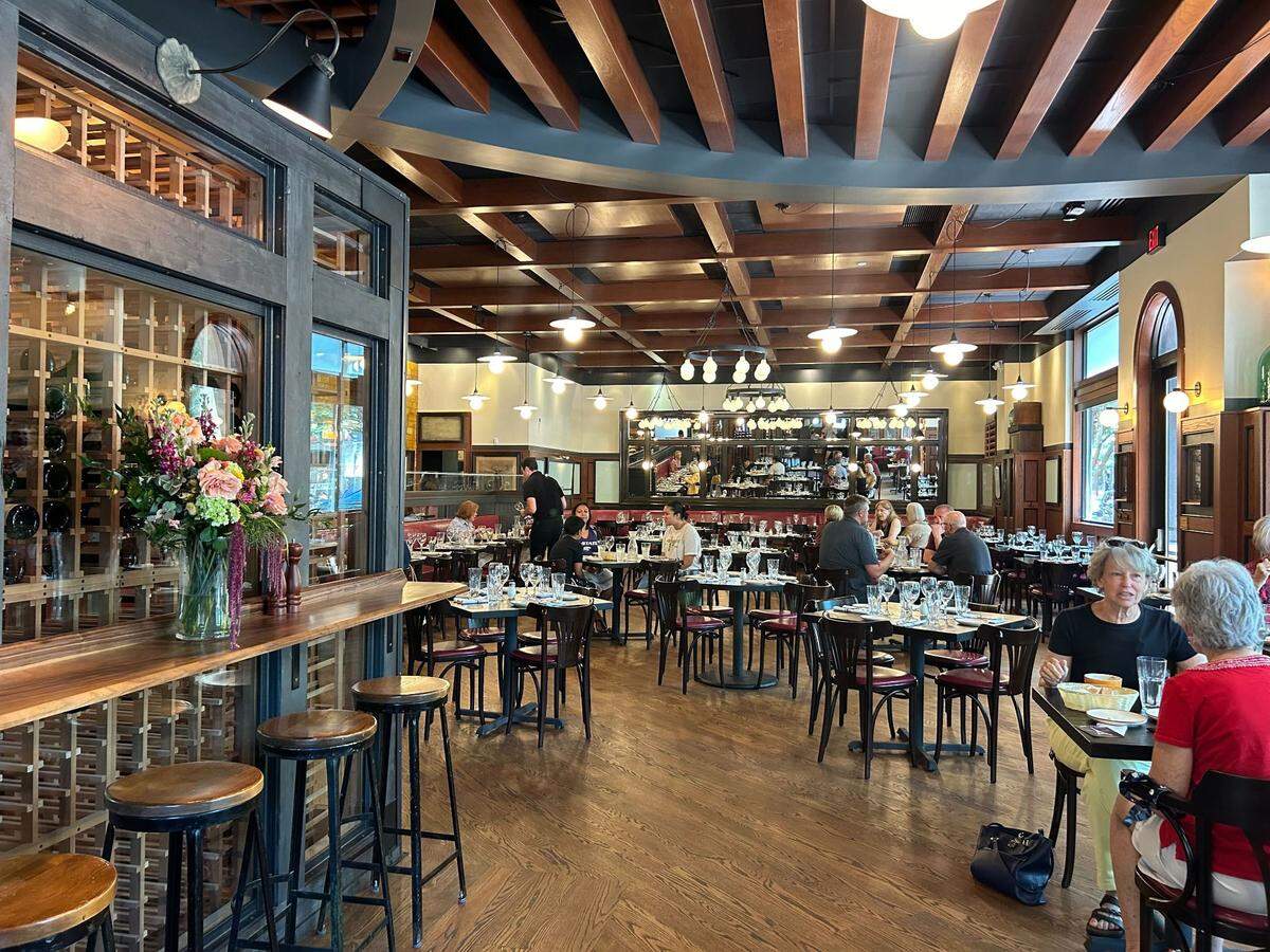 Aixois opened in Leawood’s Park Place and is meant to be a “replica” of the restaurant in Crestwood.