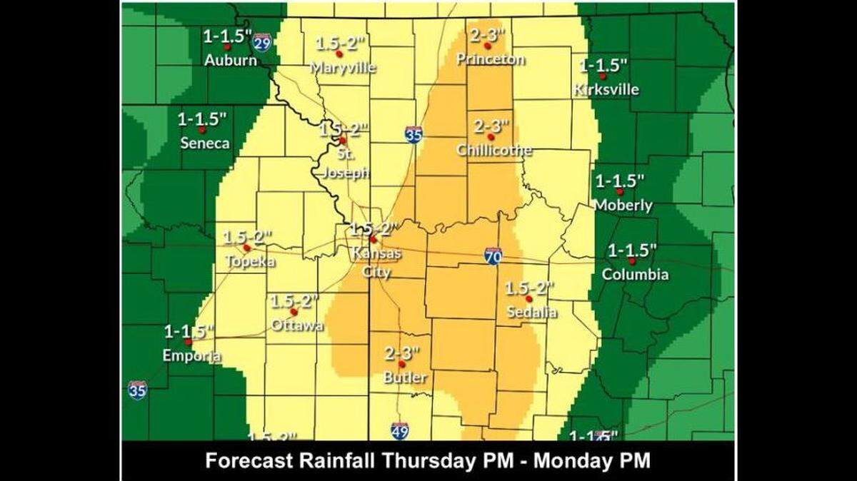 Rain showers and maybe some thunder will make for a wet Christmas this year in Kansas City, according to the National Weather Service. Between 1.5 and 2 inches of rain is possible, with some areas possibly seeing higher amounts.