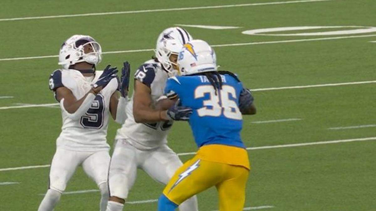 NFL fans wondered about this play.