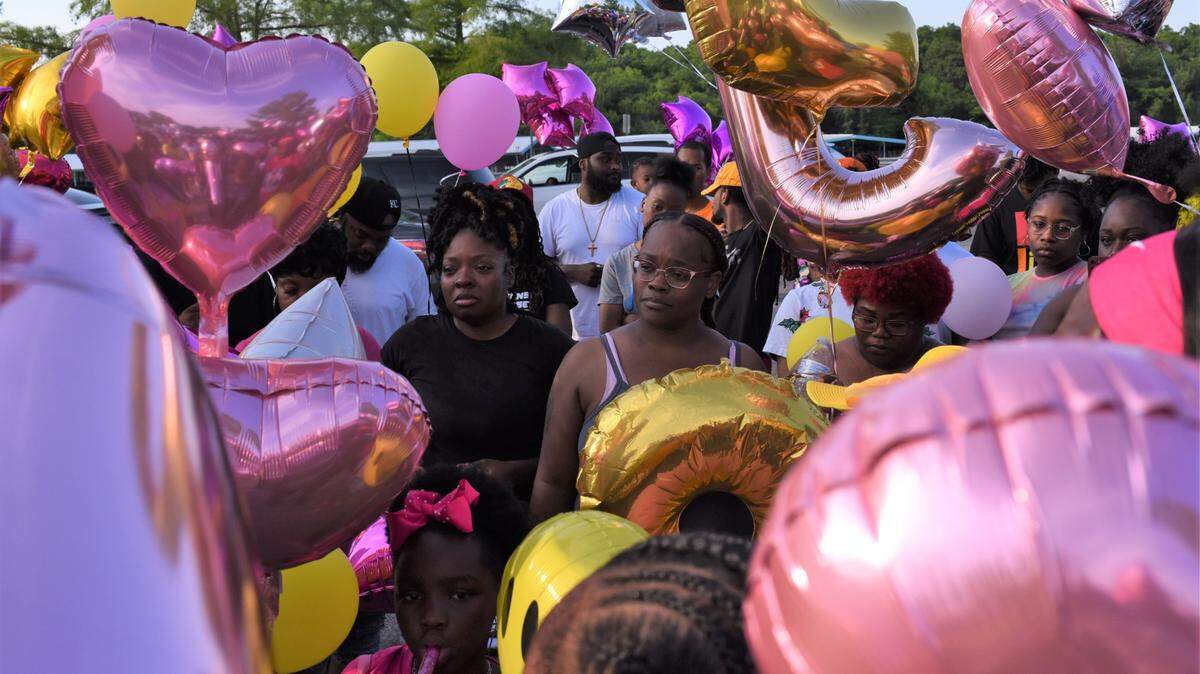Family of Jasity “Jas” Strong, 28, gathered Wednesday evening at Longview Lake for a baloon release to remember the 28-year-old woman after she died in a Kansas City mass shooting early Sunday while out celebrating her birthday.