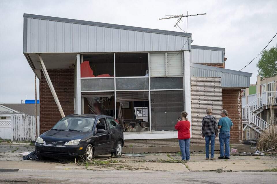Tornado tears through Ottawa, Kansas, leaving wide damage | Kansas City ...