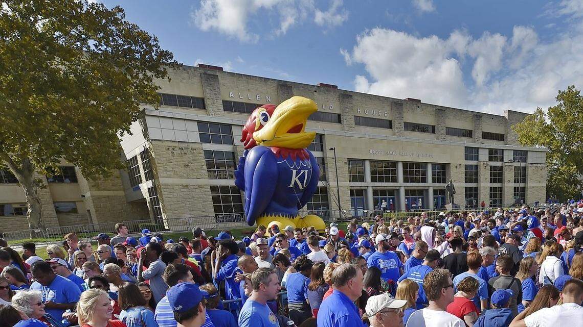 KU basketball fans waiting to enter Allen Fieldhouse in 2016.