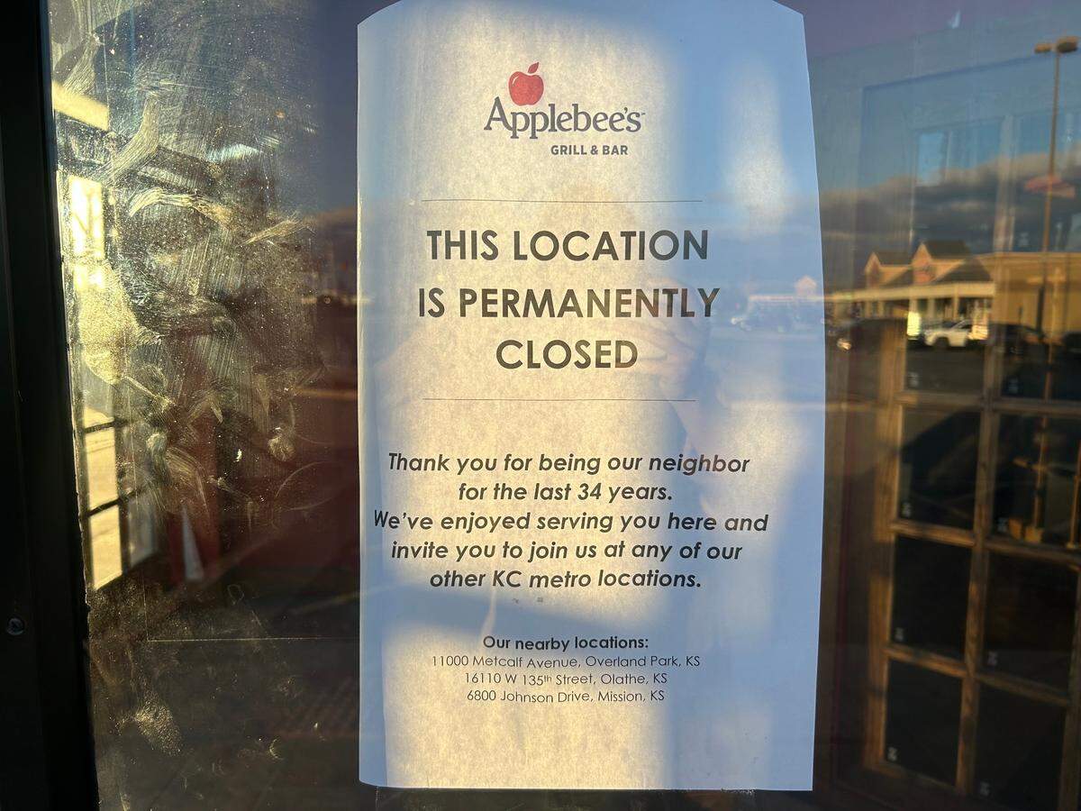 Signs were posted outside the Lenexa Applebee’s Tuesday.