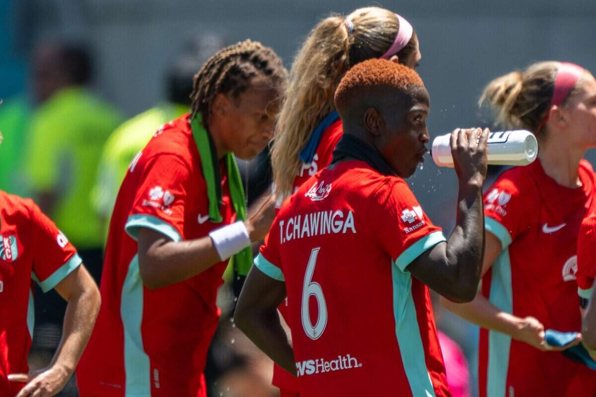 Kansas City Current players take a hydration break during the Current's match vs. Portland Thorns FC on Sunday, May 24, 2026, at CPKC Stadium.