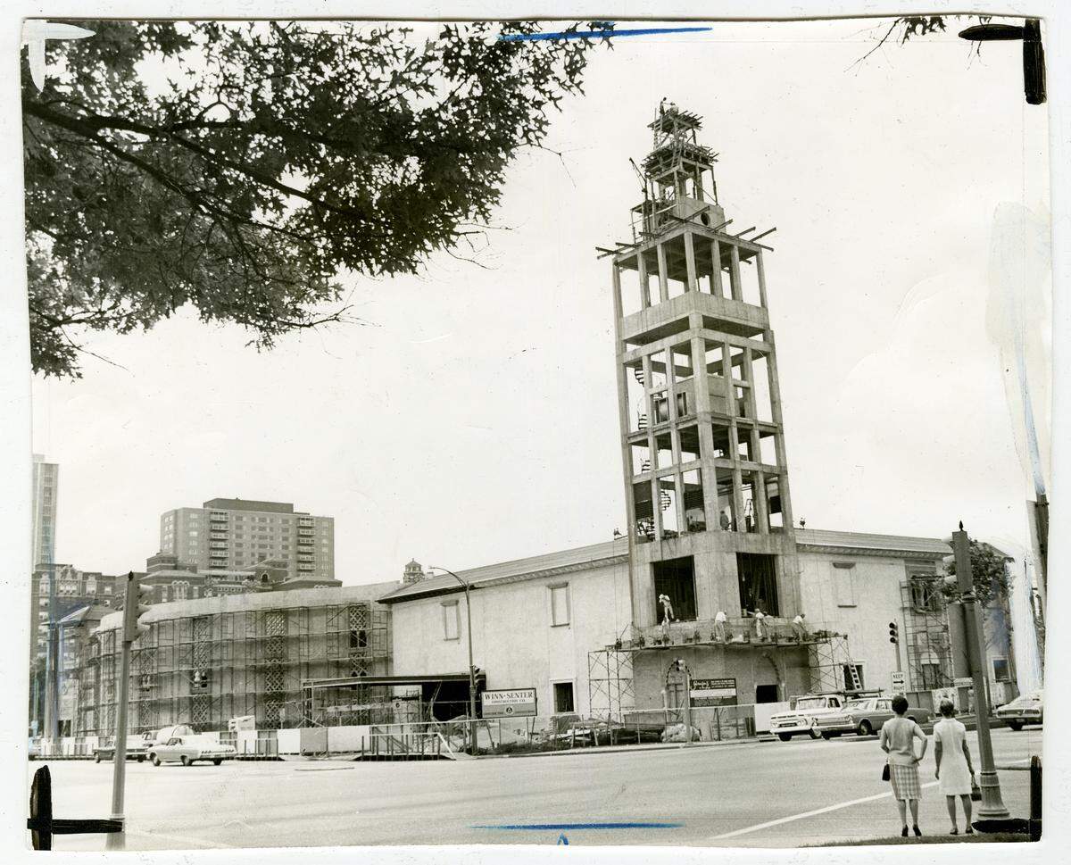 Giralda Tower under construction in 1967.