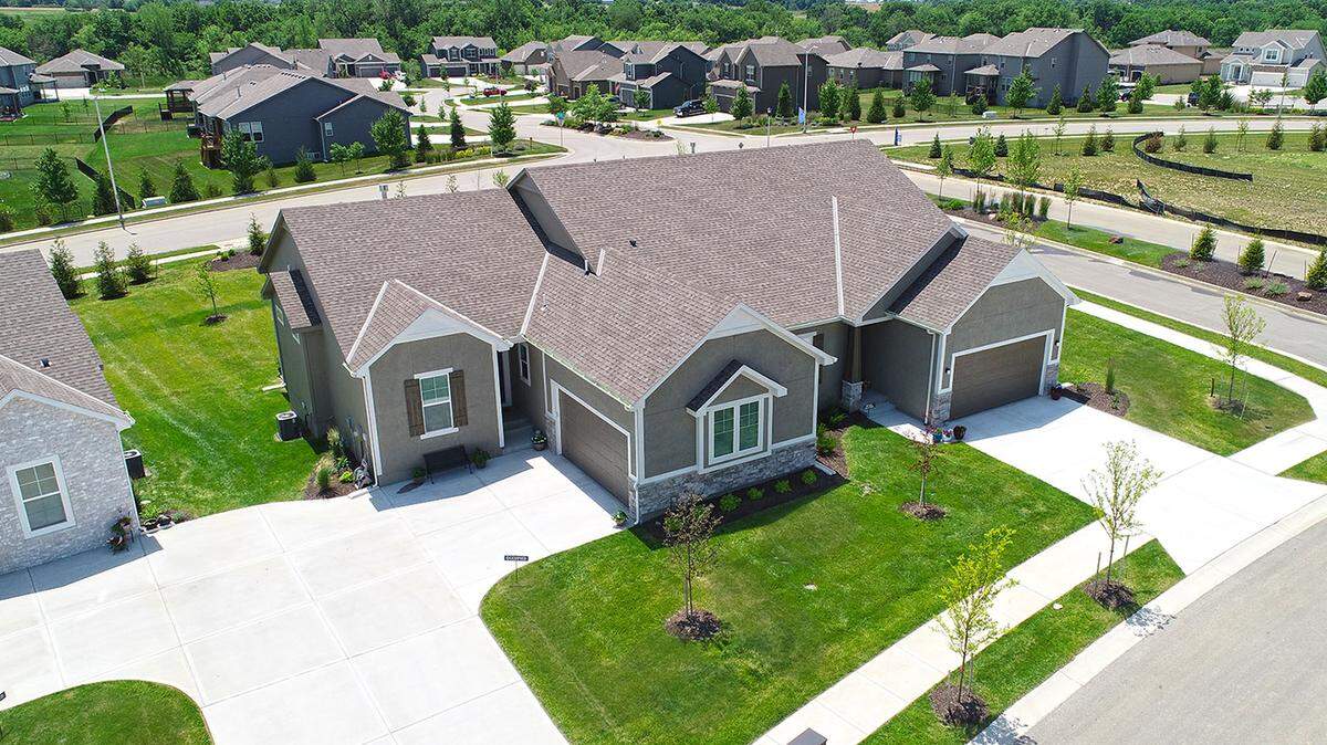 Enjoy the ease of maintenance-provided living with a number of villa homes available throughout the Kansas City metro area. Prices start in the mid-$300,000s.