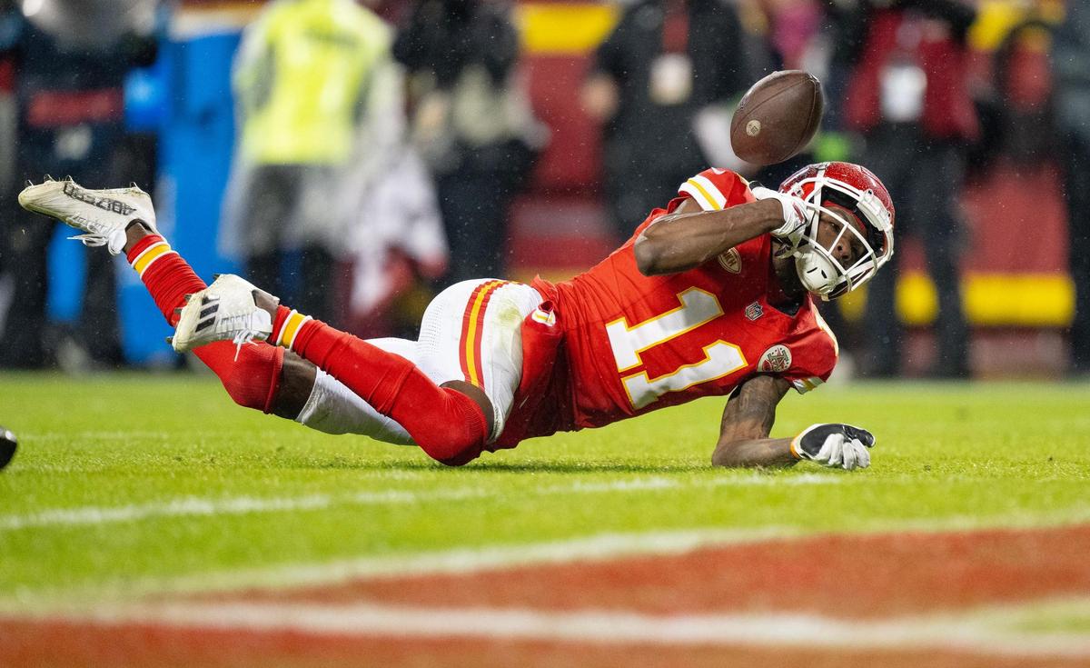 Kansas City Chiefs wide receiver Marquez Valdes-Scantling (11) drops a pass during an NFL football game against the Philadelphia Eagles on Monday, Nov. 20, 2023, at GEHA Field at Arrowhead Stadium in Kansas City.
